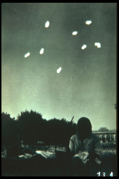 Ficheiro:8 Clear UFOs India.jpg